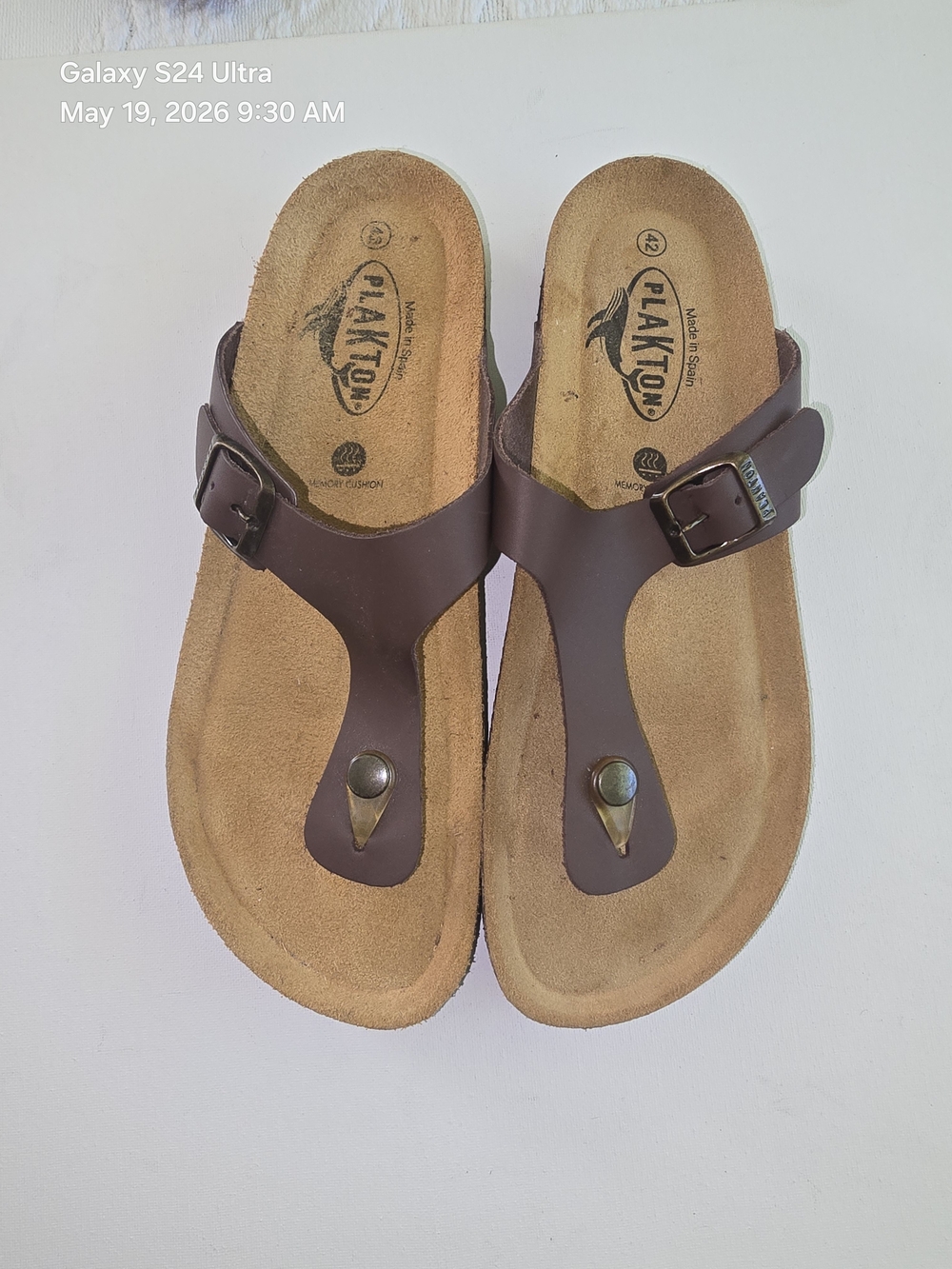 Plakton Women's Brown Thong Sandals with Adjustable Buckle New